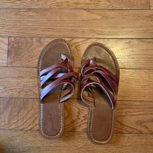 cute strappy sandals!